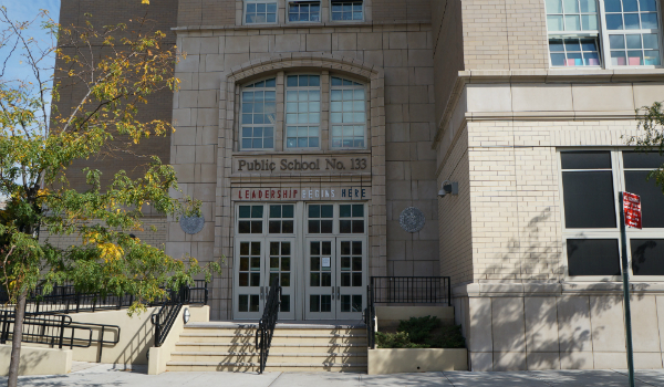L'école bilingue français-anglais PS 133 dans le quartier de Park Slope.