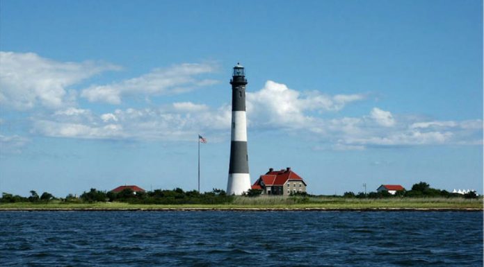 57136140.FireIslandLighthousesummer2004