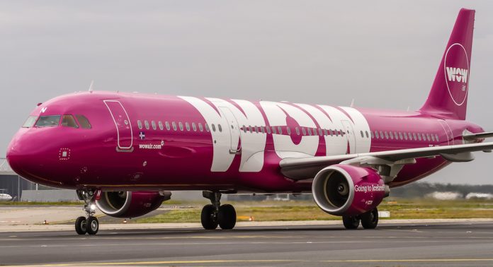 TF-WIN_WOW_air_Airbus_A321-211(WL)_on_taxiway_coming_in_from_Keflavik_(KEF)_@_Frankfurt_Rhein-Main_International_(FRA)